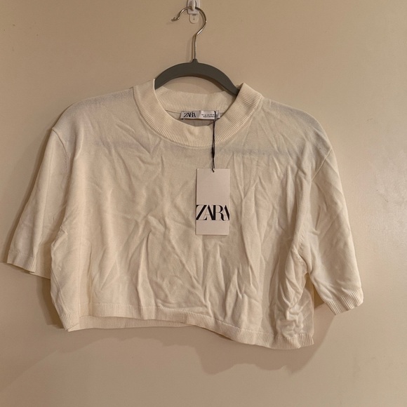 Zara Tops - Zara white crop top NWT